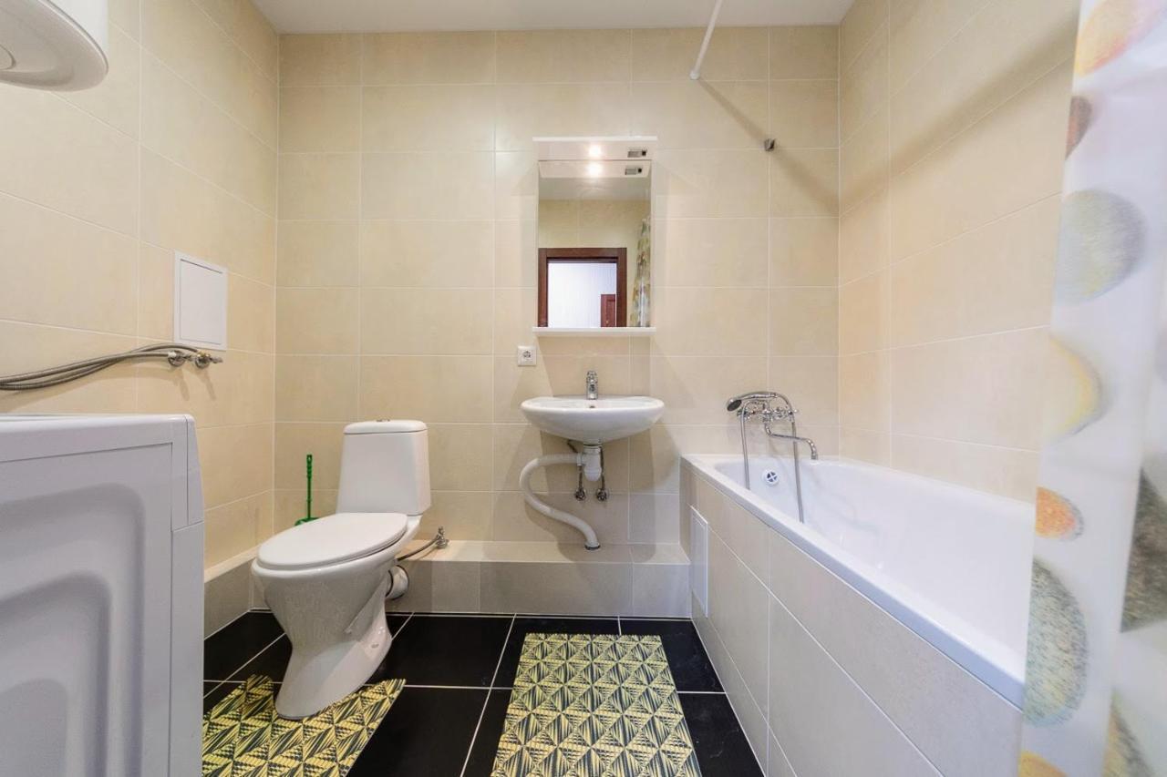 Новая Квартира Переулок Ясиноватский 11 Kyiv Exterior photo